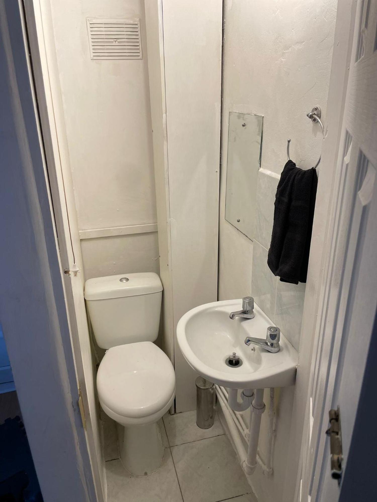 Lovely Spacious 3 Bedroom House With Sofa Bed, 30 Minutes From Londra