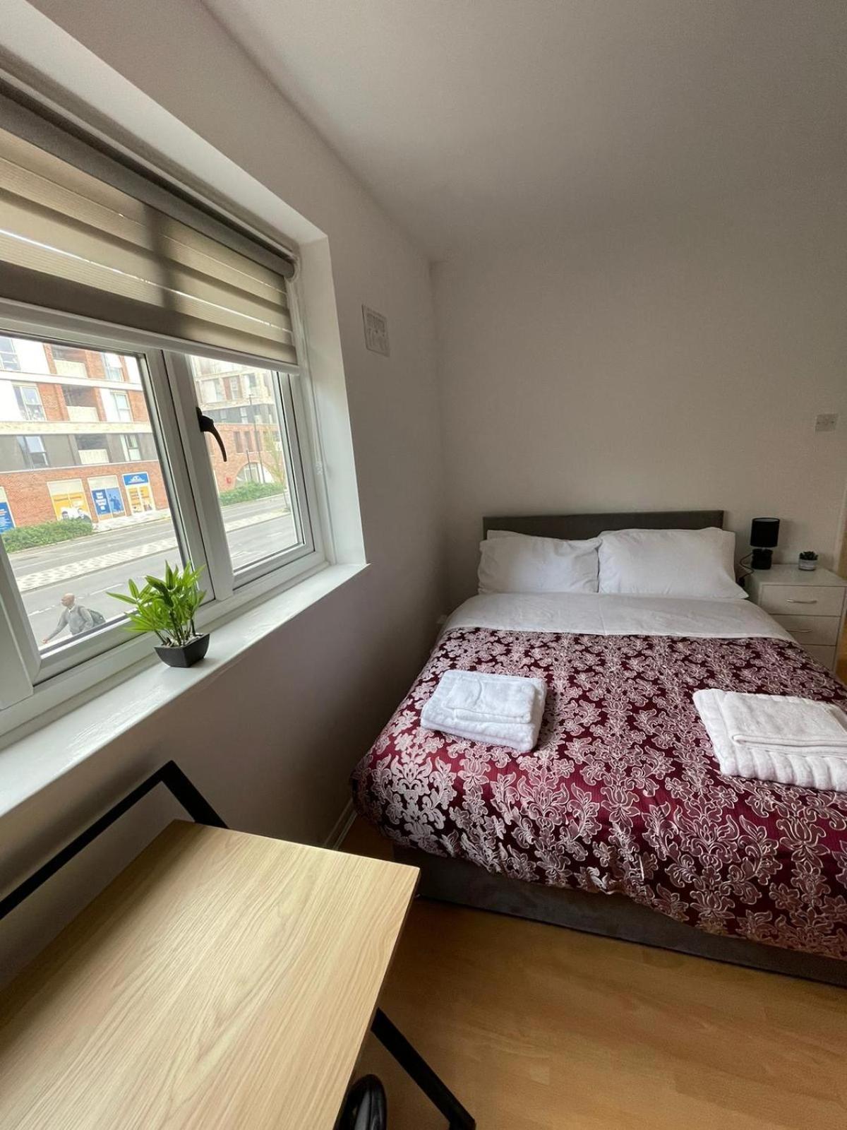 Casa vacanze Lovely Spacious 3 Bedroom House With Sofa Bed, 30 Minutes From Londra