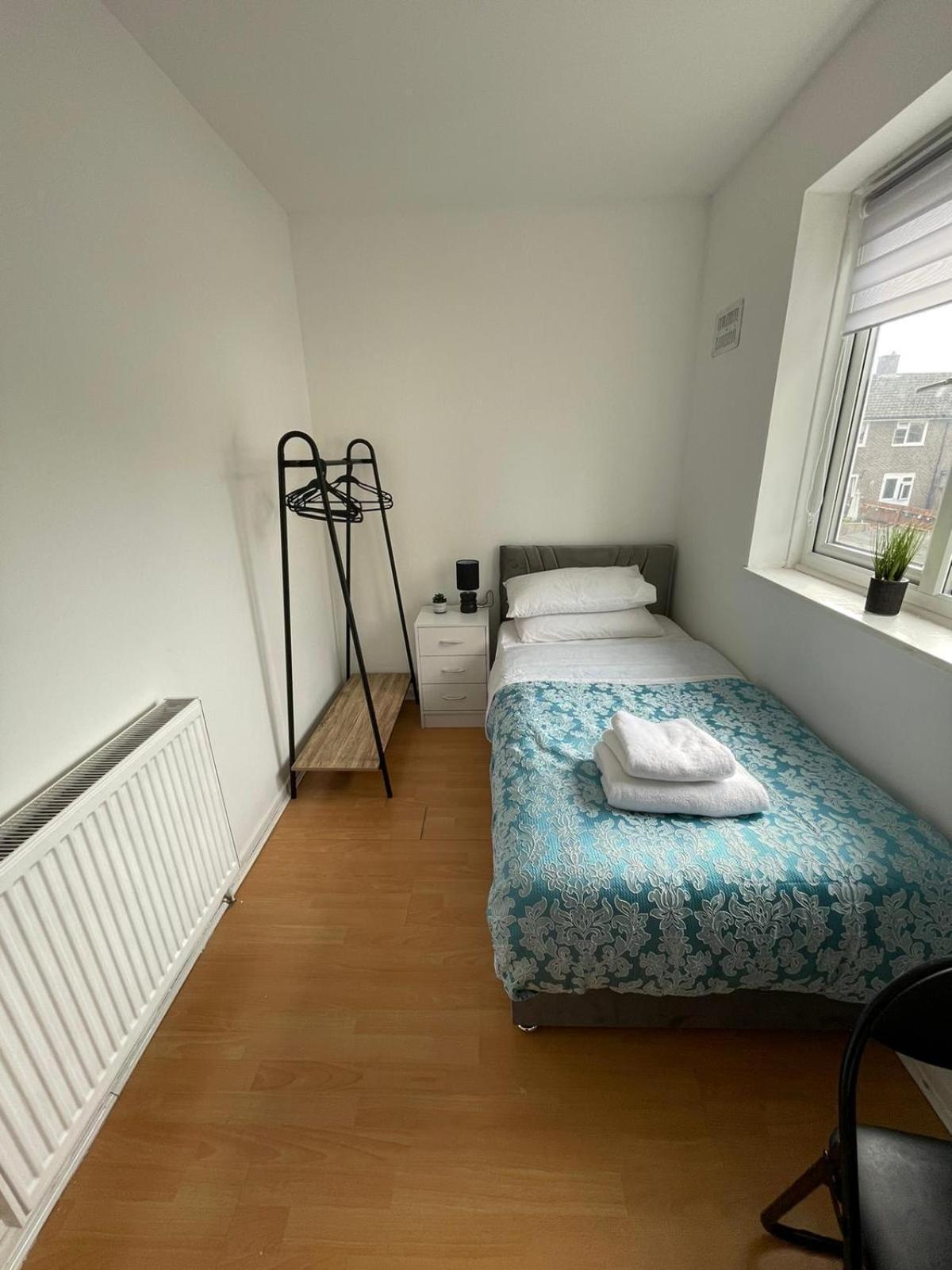 Дом отдыха Lovely Spacious 3 Bedroom House With Sofa Bed, 30 Minutes From